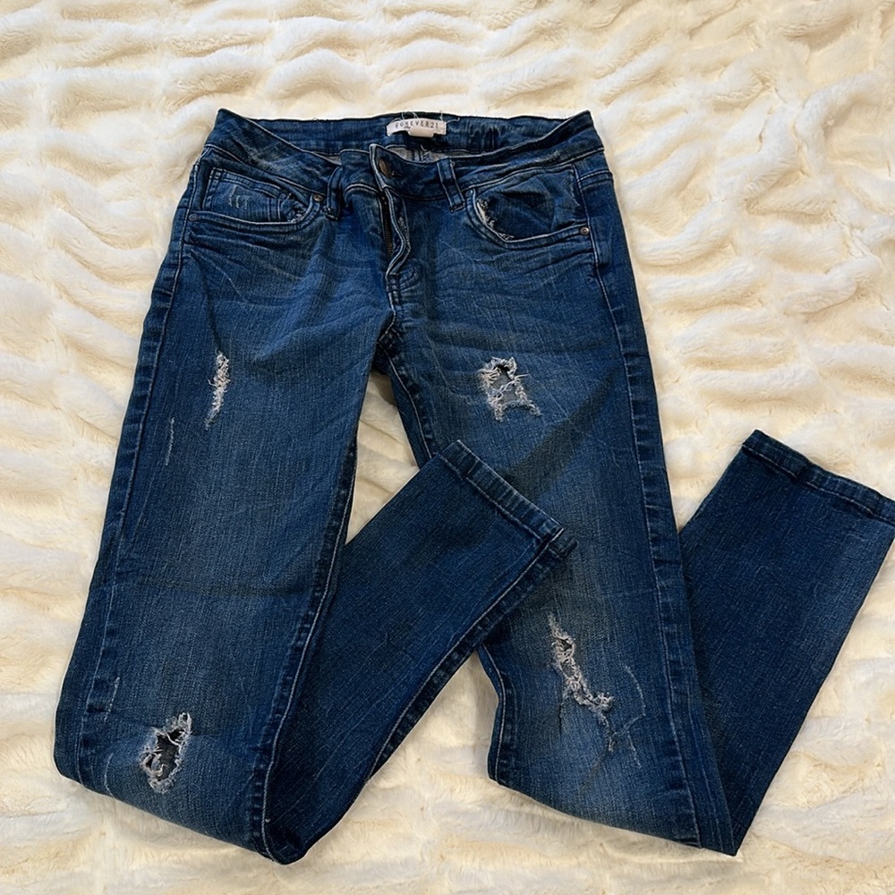 Ripped skinny jeans